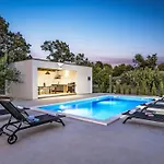 Certus By Interhome בית נופש