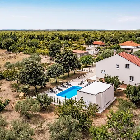 בית נופש Certus By Interhome *