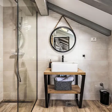 Certus By Interhome *