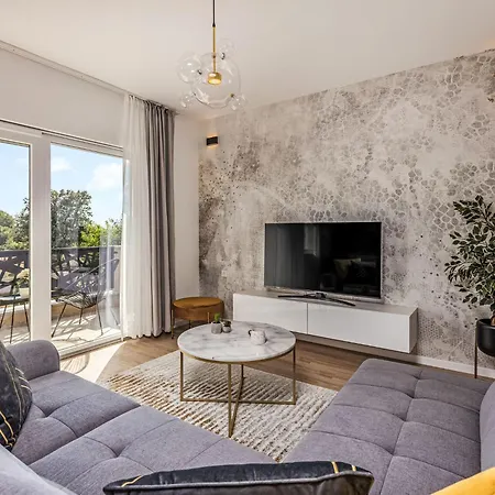 Certus By Interhome * Brisevo