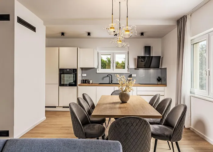 Certus By Interhome Brisevo