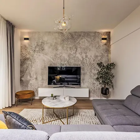 Certus By Interhome *