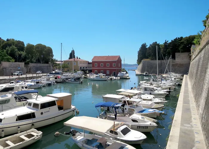 Certus By Interhome Brisevo