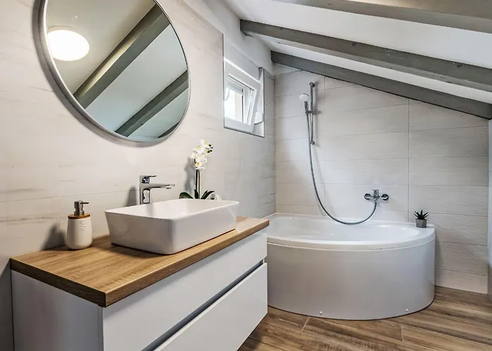 Certus By Interhome *