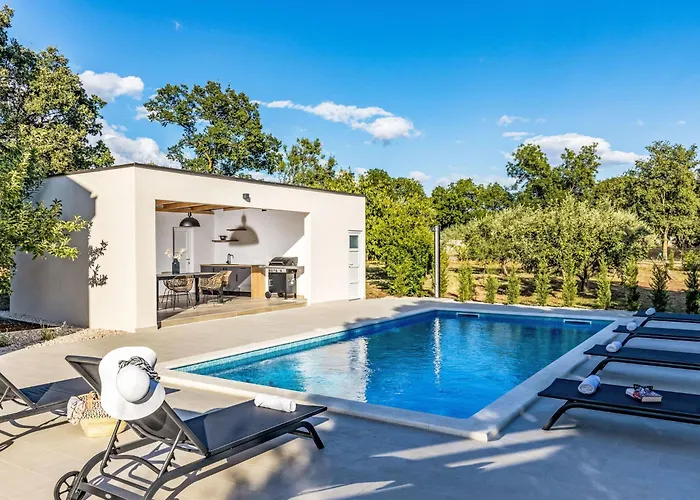 Certus By Interhome بيت للعطل