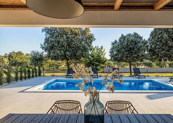 Certus By Interhome